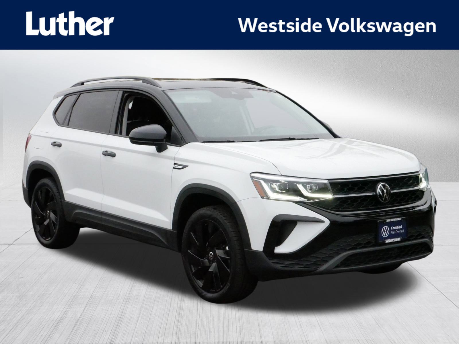 2024 Volkswagen Taos SE Black's photo