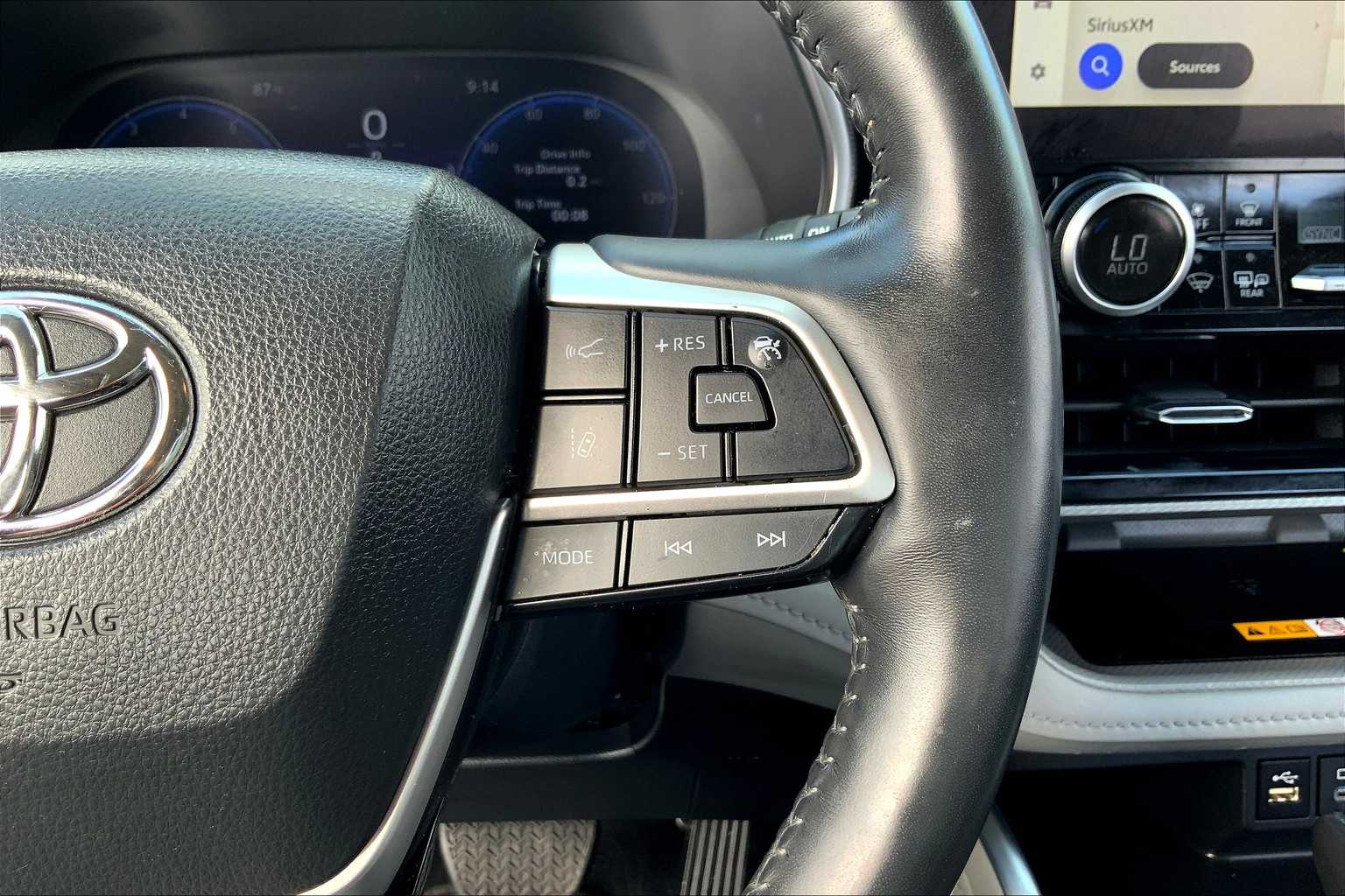 2024 Toyota Highlander Platinum photo 23