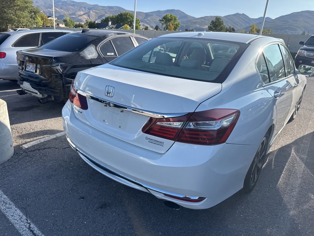 2017 Honda Accord EX photo 11