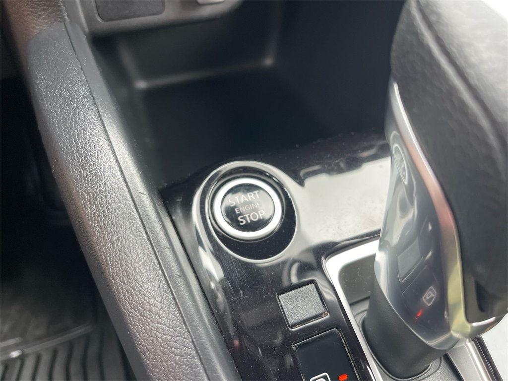 2021 Nissan Kicks S photo 18