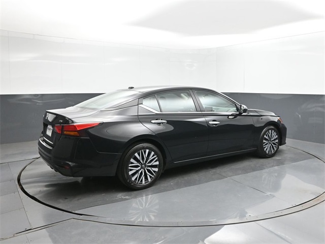 2024 Nissan Altima 2.5 SV photo 15