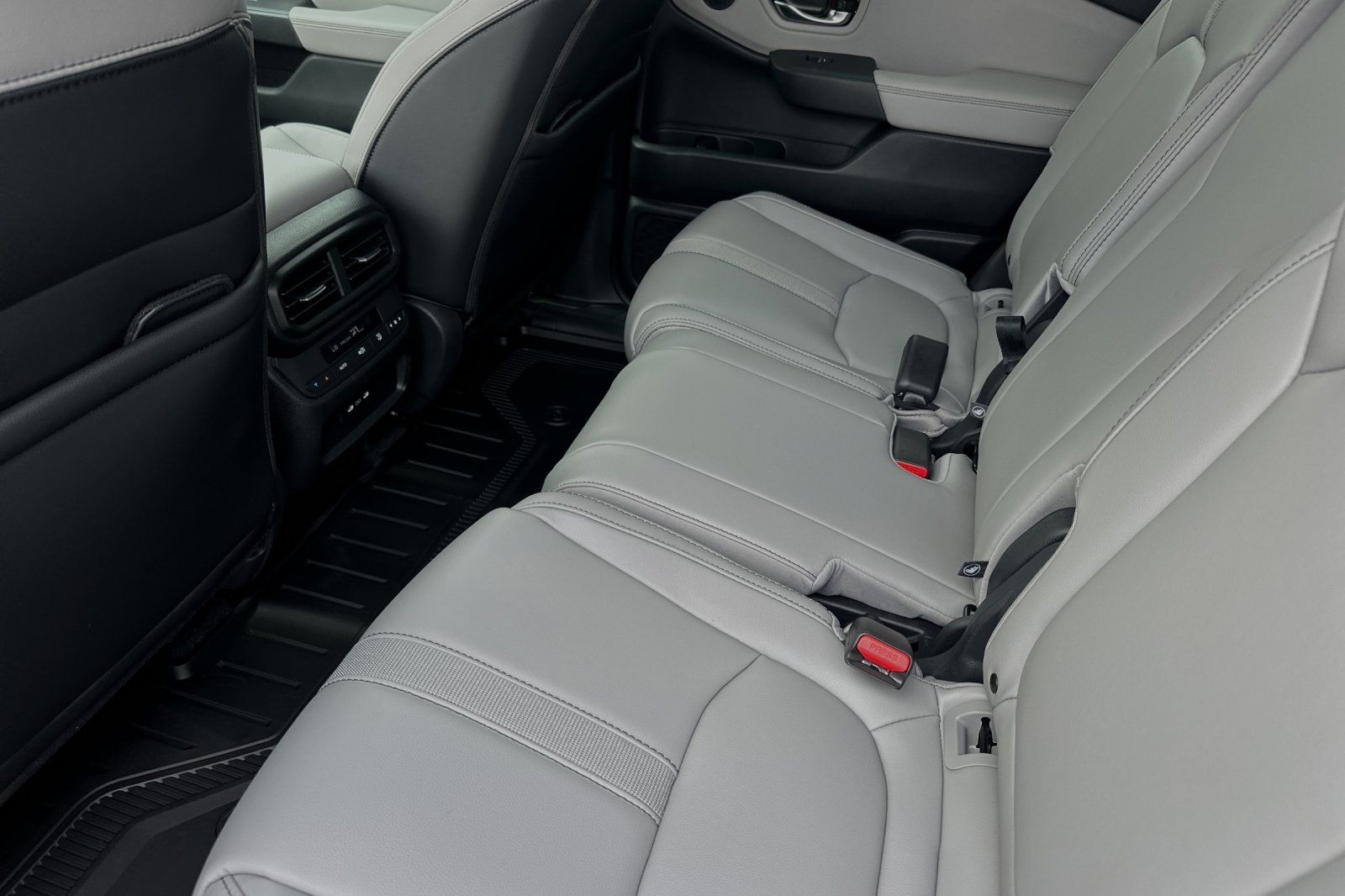 2025 Honda Pilot EX-L photo 12