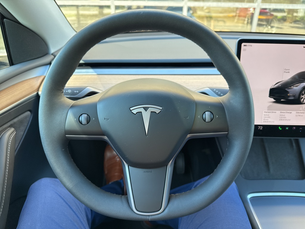 2024 Tesla Model Y Long Range photo 21