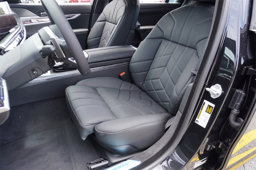 2025 Bmw 740i photo 18