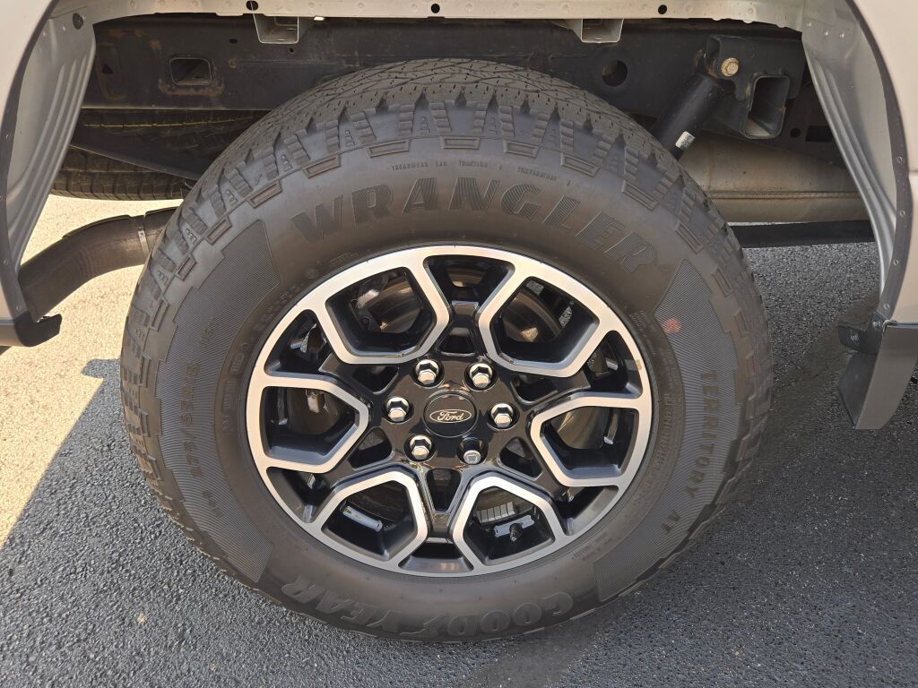 2023 Ford F-150 XLT photo 12