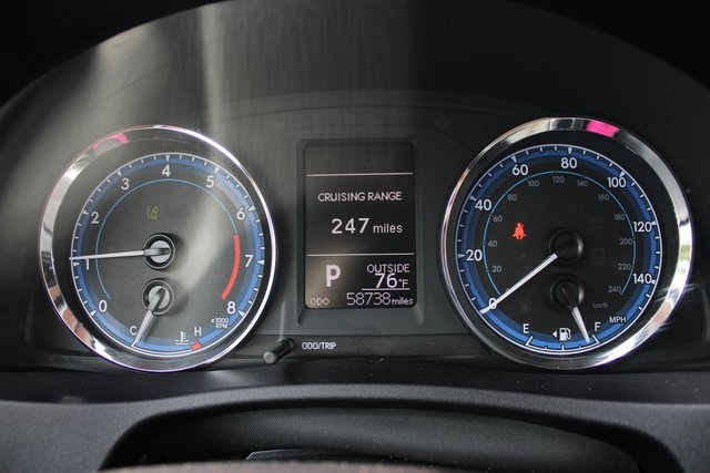 2019 Toyota Corolla LE photo 17