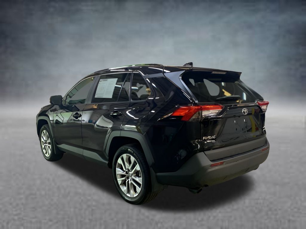 2024 Toyota RAV4 XLE Premium photo 4