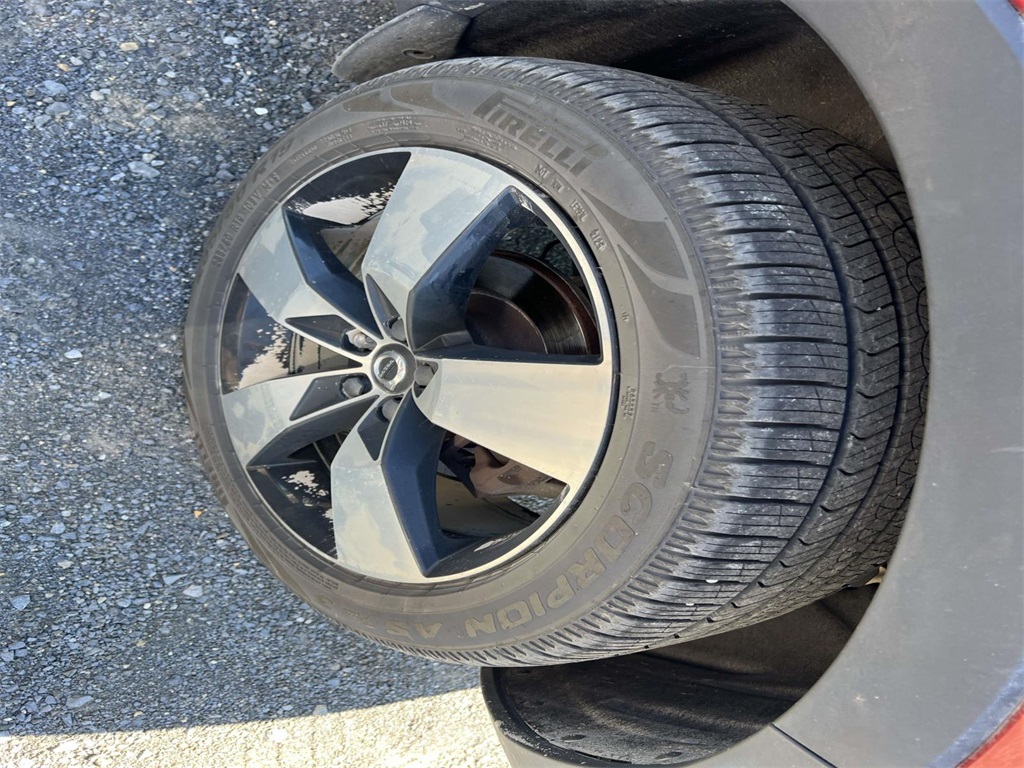 2019 Volvo XC40 Momentum photo 18
