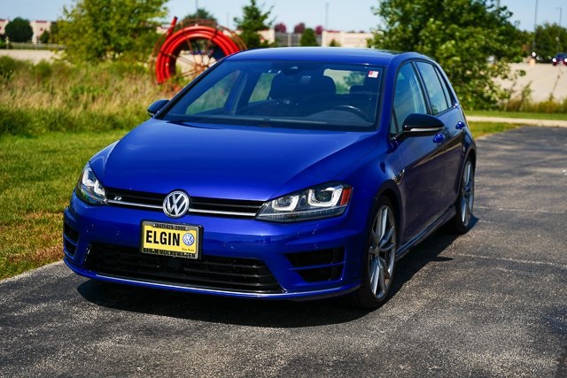 2017 Volkswagen Golf R 4Motion photo 5