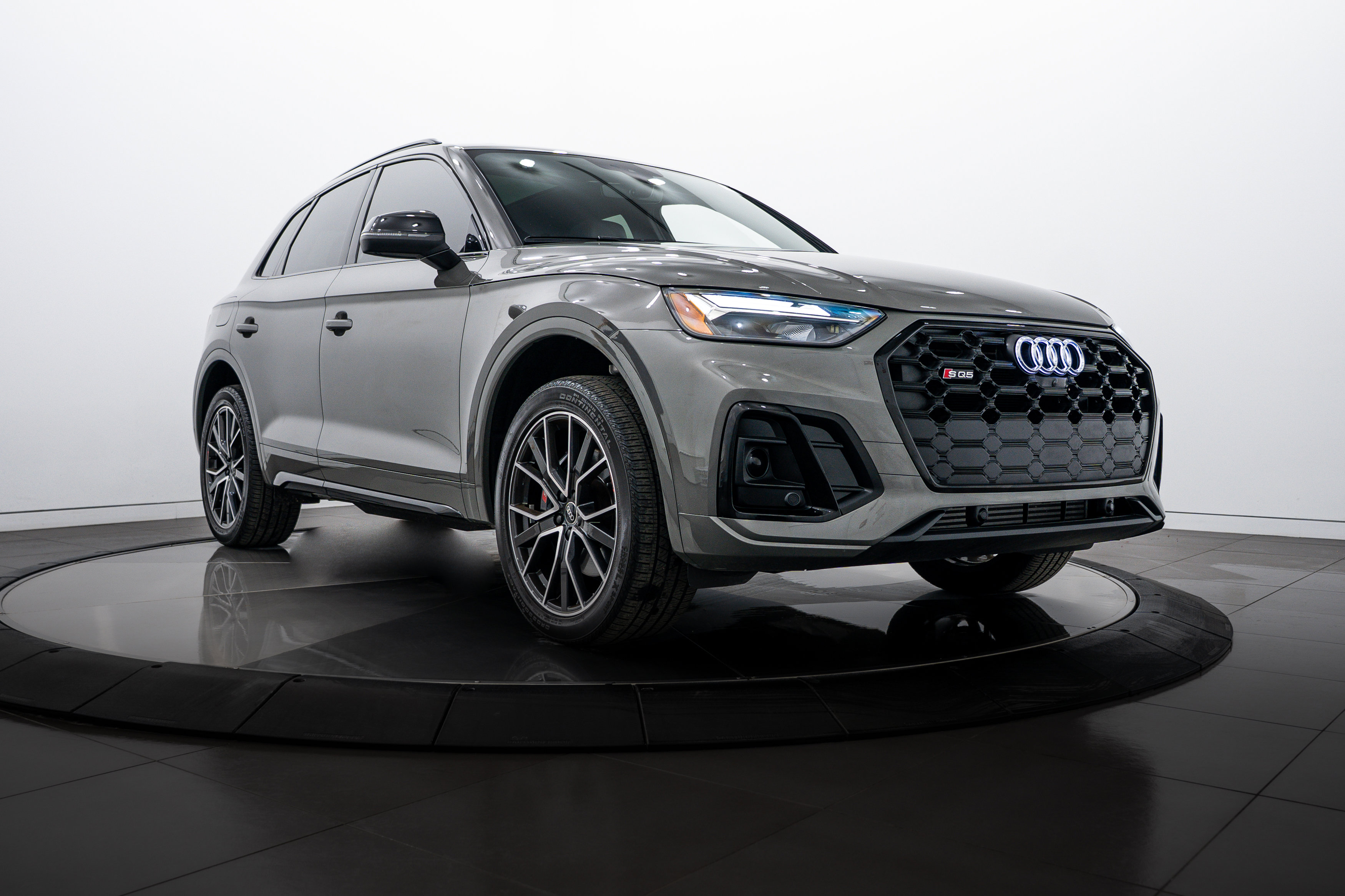 2023 Audi SQ5 Premium Plus's photo