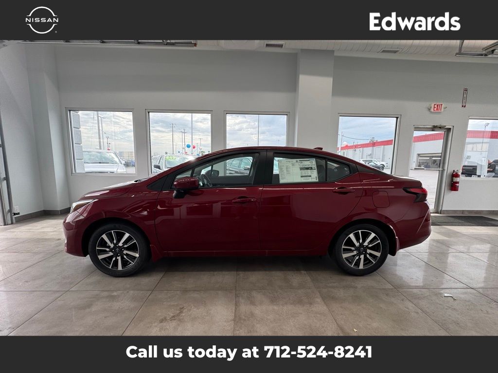 2025 Nissan Versa SV photo 4