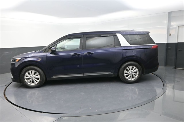 2022 Kia Carnival LXS photo 4