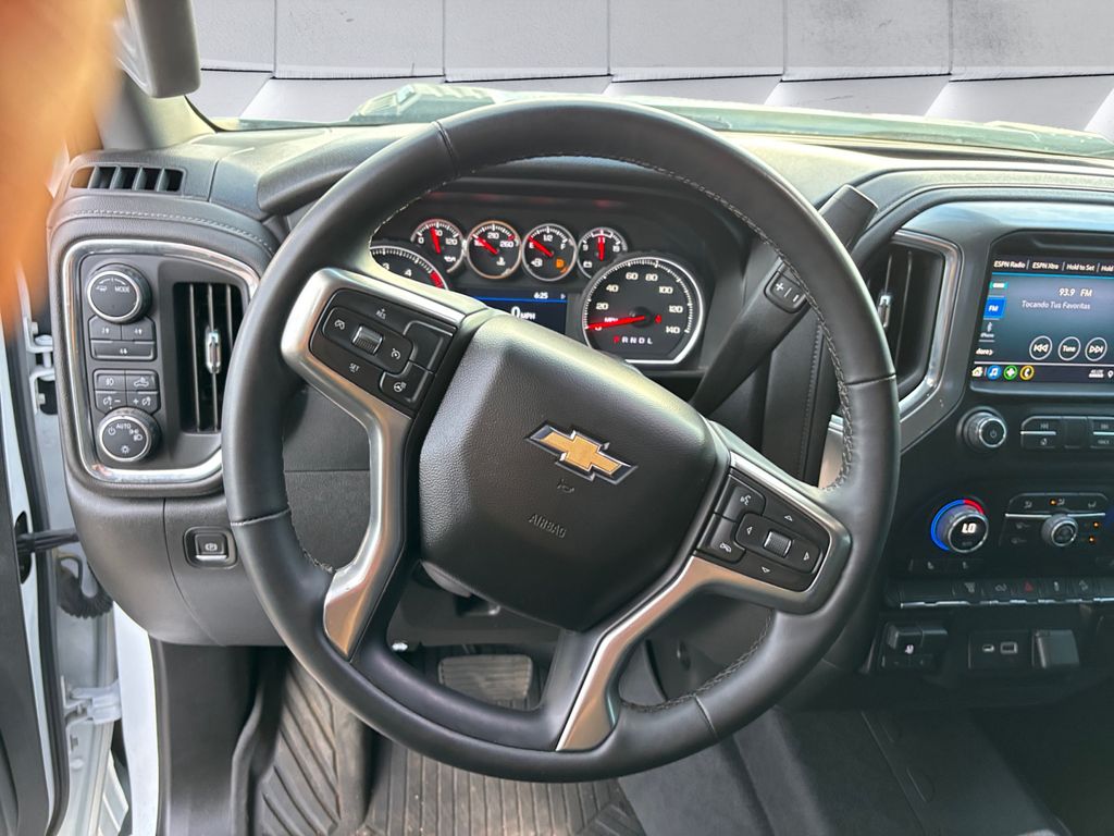 2023 Chevrolet Silverado 2500HD LT photo 9
