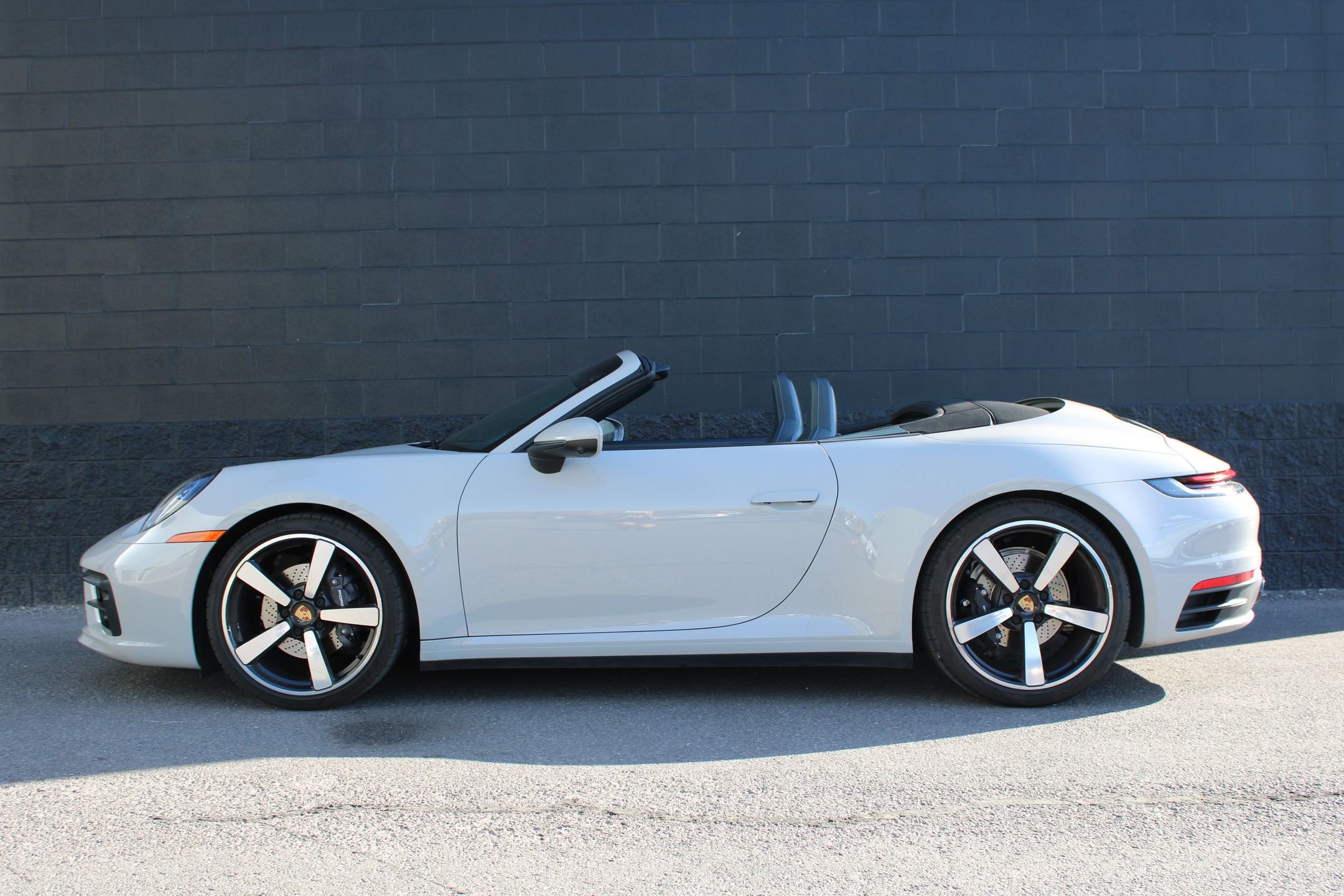 2024 Porsche 911 4 Cabriolet photo 4