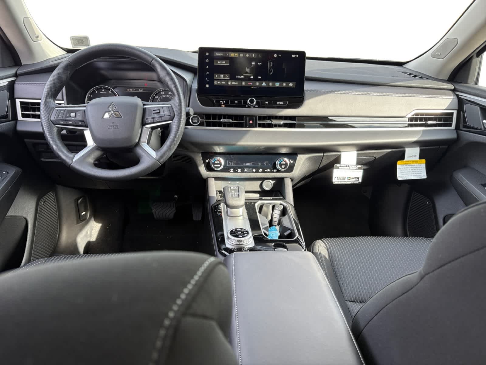 2025 Mitsubishi Outlander ES photo 3