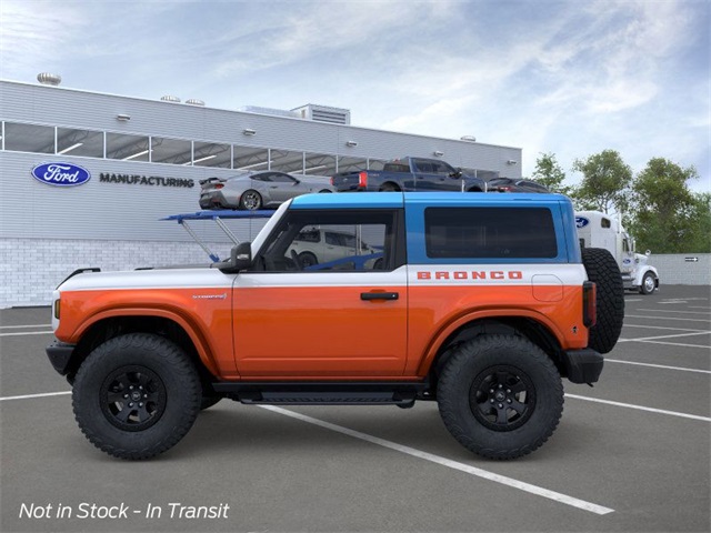 2025 Ford Bronco First Edition photo 3