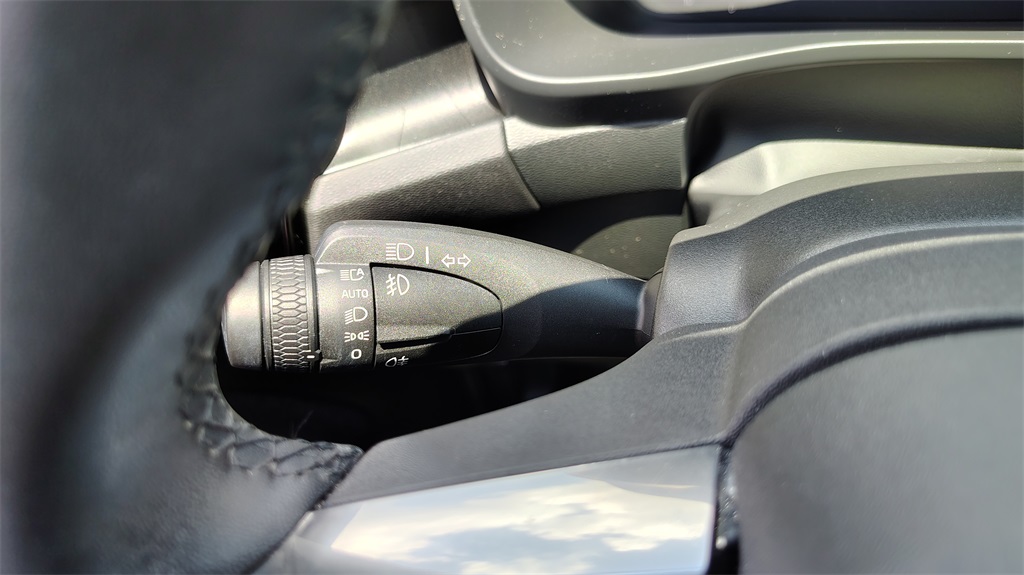 2023 Volvo XC40 Recharge Ultimate photo 16