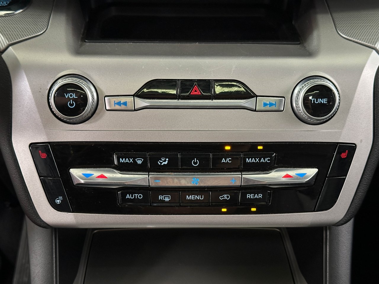 2022 Ford Explorer XLT photo 11