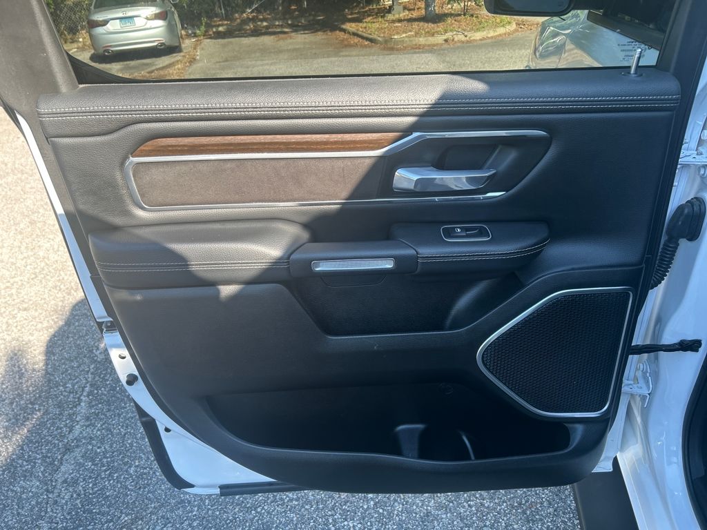 2022 Ram 1500 Laramie photo 17