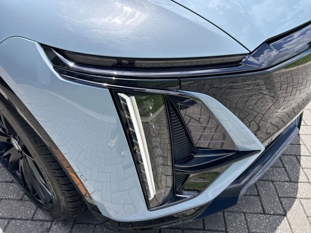 2025 Cadillac Lyriq Sport photo 8