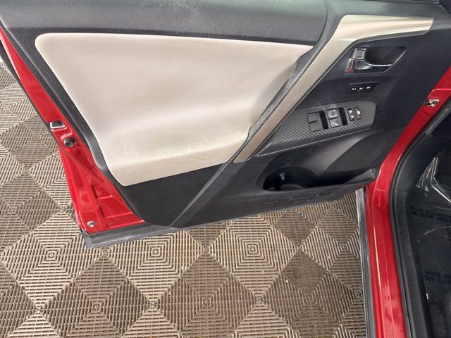 2015 Toyota RAV4 Limited photo 18