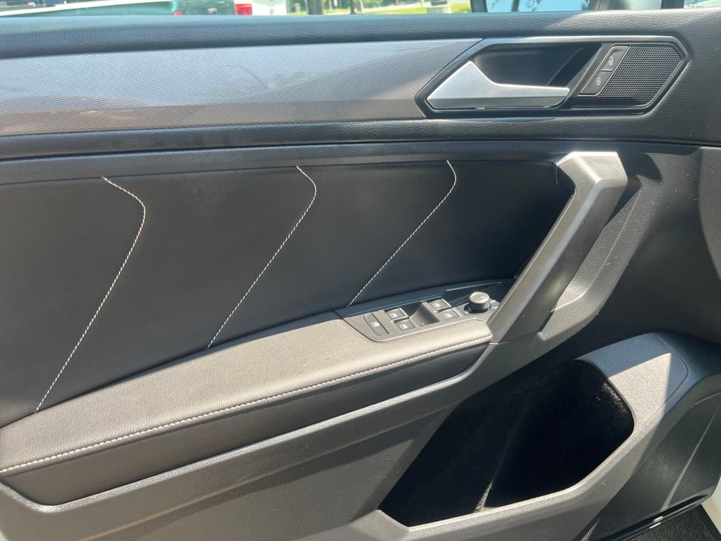 2022 Volkswagen Tiguan SE photo 8