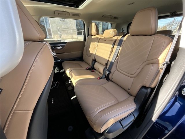 2025 Infiniti QX80 Luxe photo 13