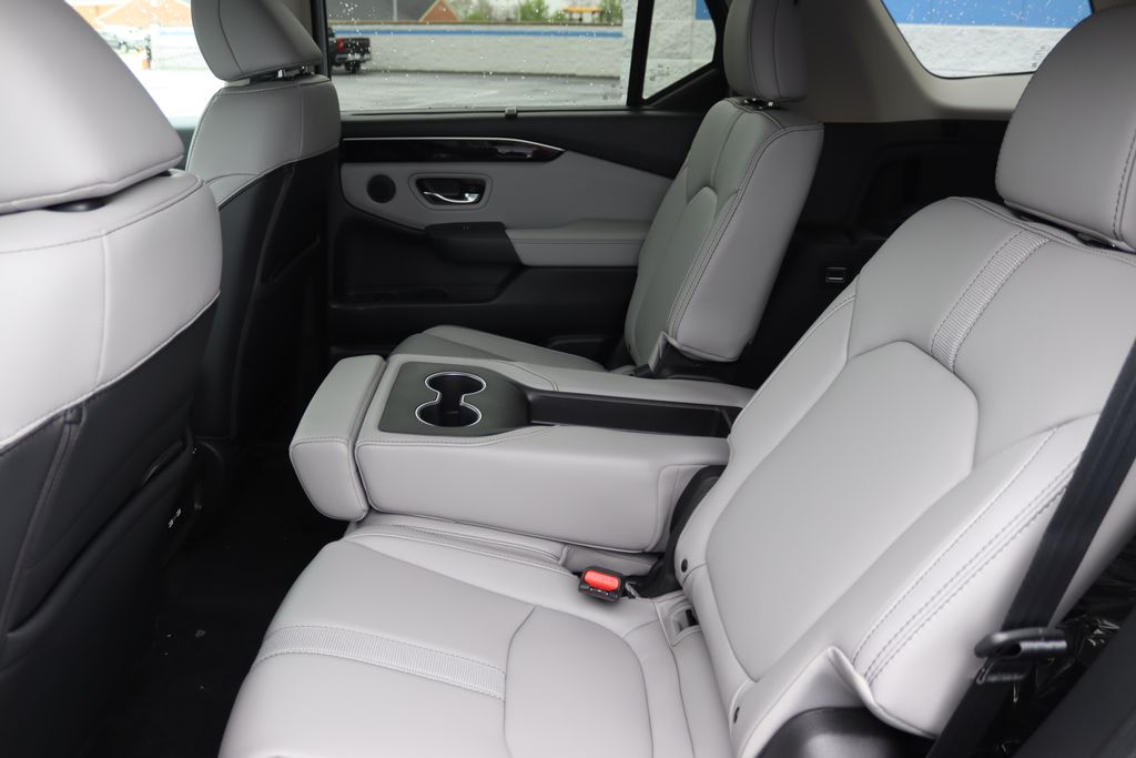 2025 Honda Pilot EX-L photo 12