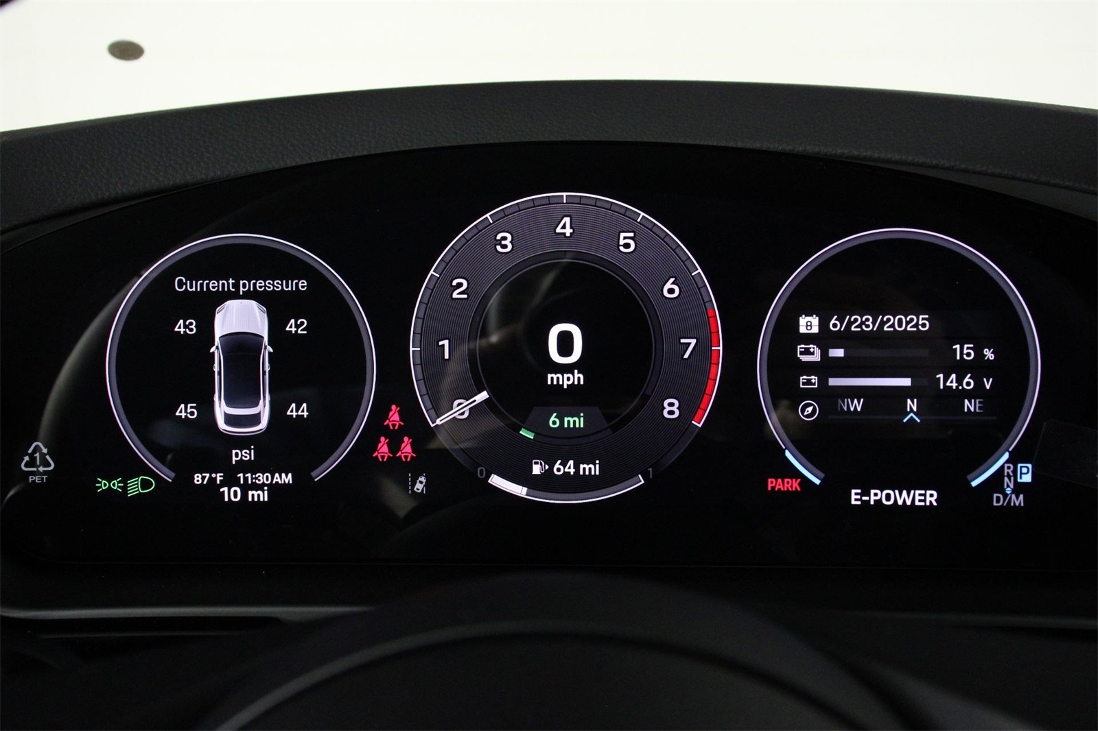 2025 Porsche Cayenne E-Hybrid photo 13