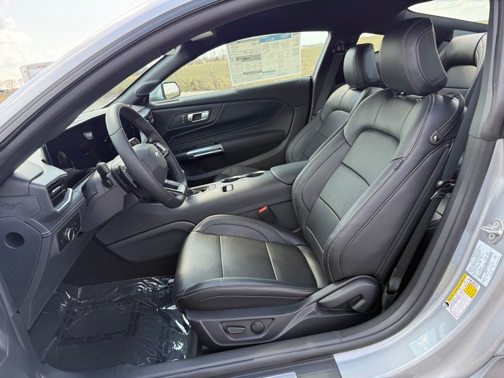 2025 Ford Mustang GT Premium photo 4
