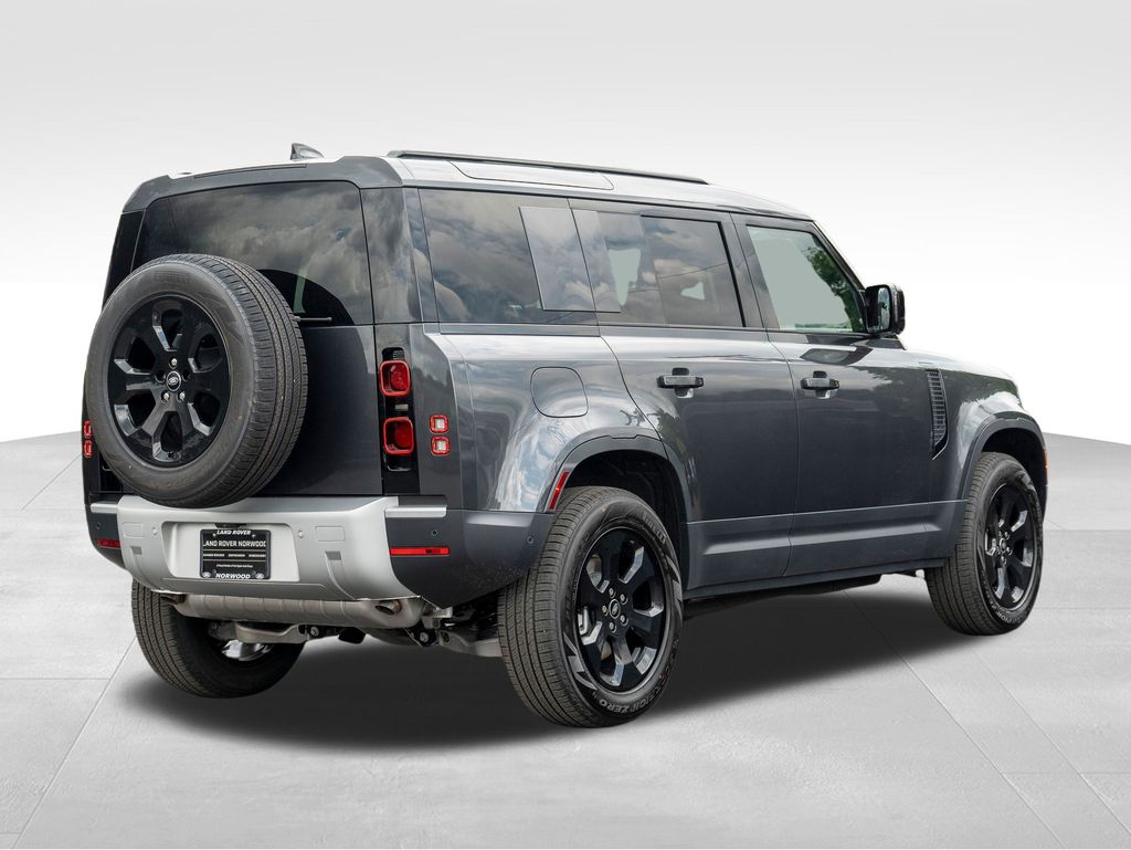 2025 Land Rover Defender 110 S photo 2