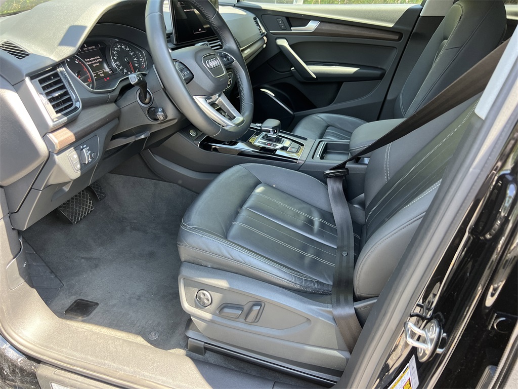 2021 Audi Q5 45 Premium photo 6