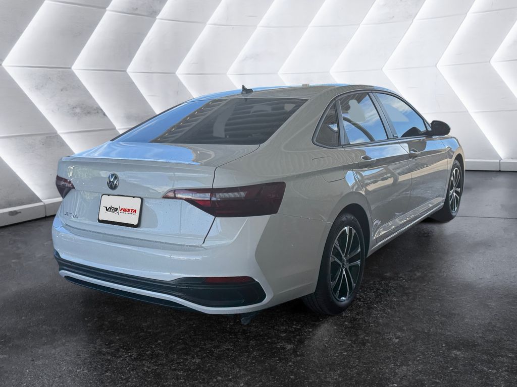 2024 Volkswagen Jetta 1.5T Sport photo 4