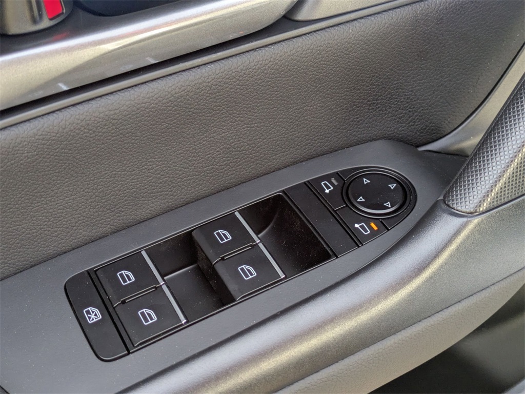 2025 Mazda CX-50 Preferred photo 11