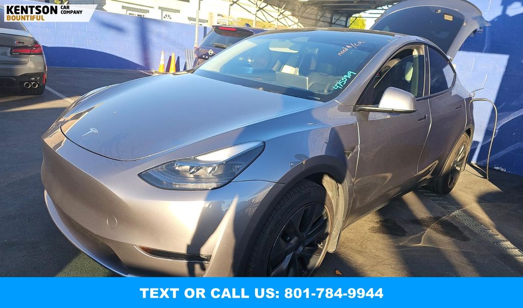 2025 Tesla Model Y Long Range's photo