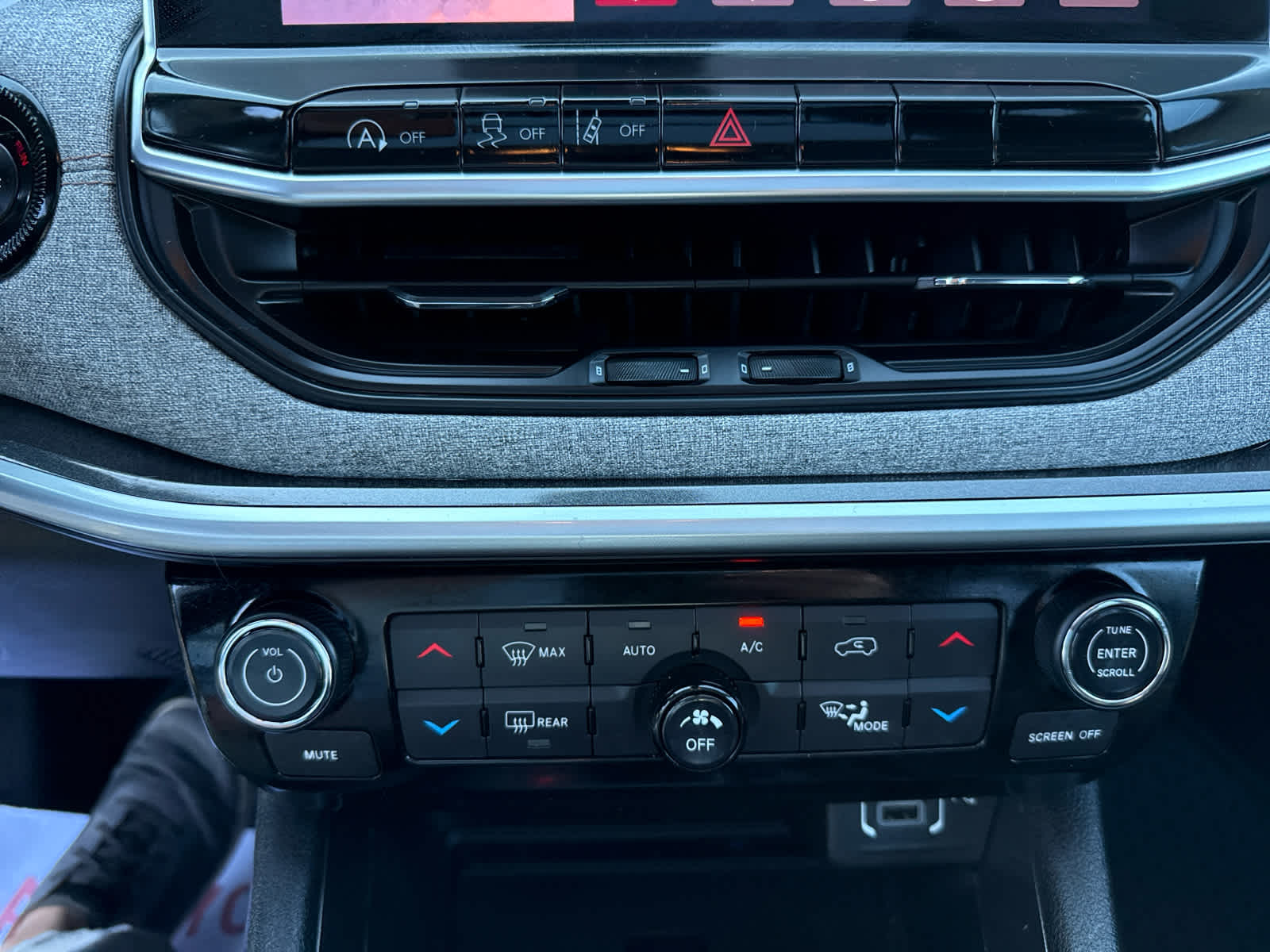 2022 Jeep Compass Latitude Lux Altitude photo 12
