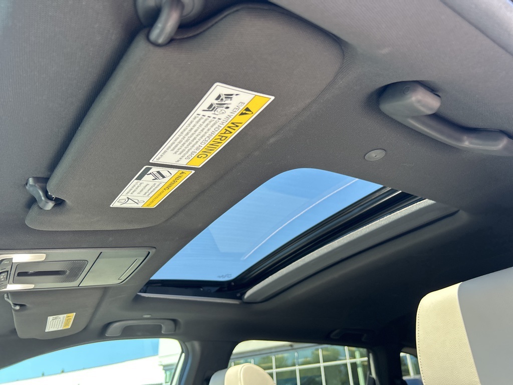 2023 Honda CR-V Hybrid Sport Touring photo 11