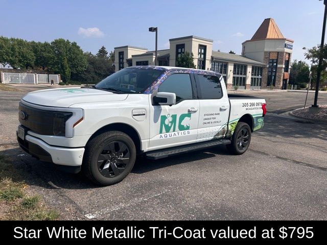 2022 Ford F-150 Lightning Lariat photo 3