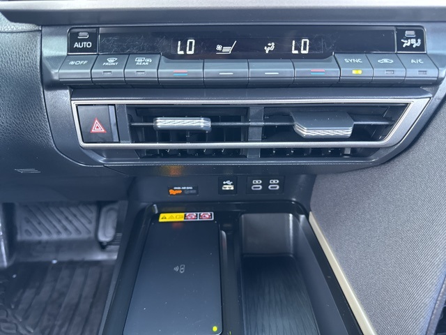2025 Toyota Camry LE photo 30