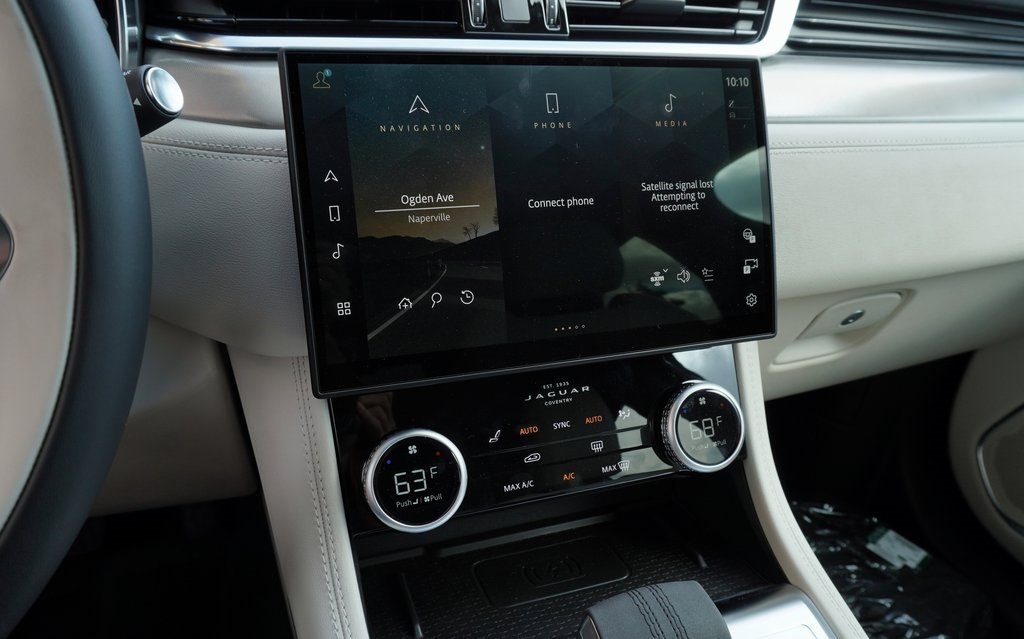 2026 JAGUAR F-PACE - Image 19