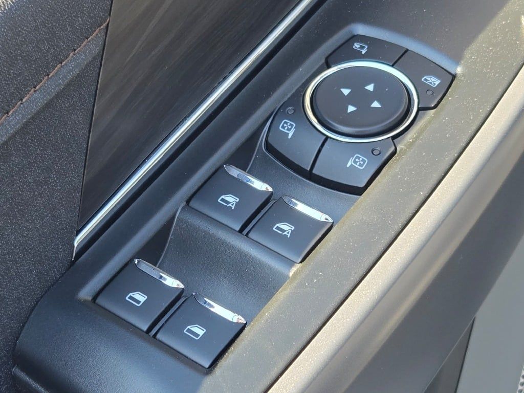 2025 Ford F-150 Lariat photo 18