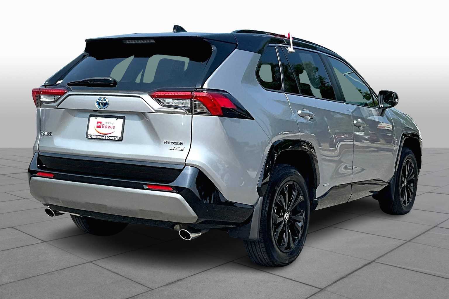 2022 Toyota RAV4 Hybrid XSE photo 11