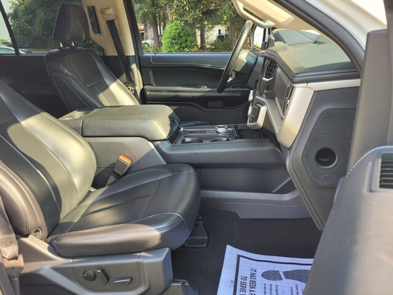 2024 Ford Expedition XLT photo 16
