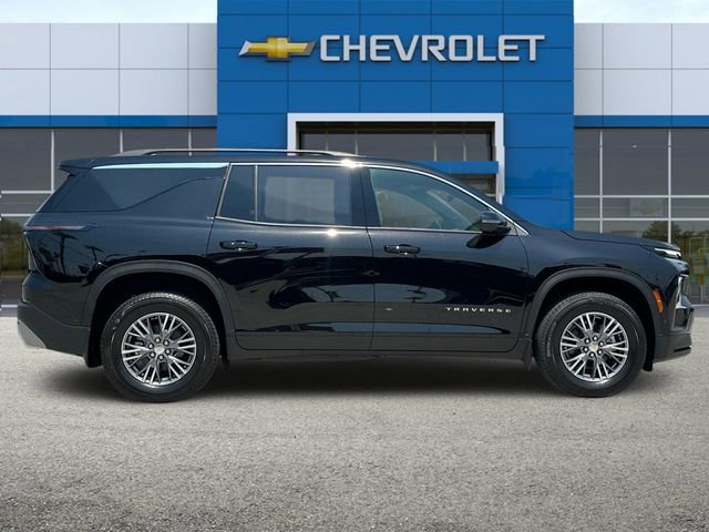 2026 Chevrolet Traverse photo 3