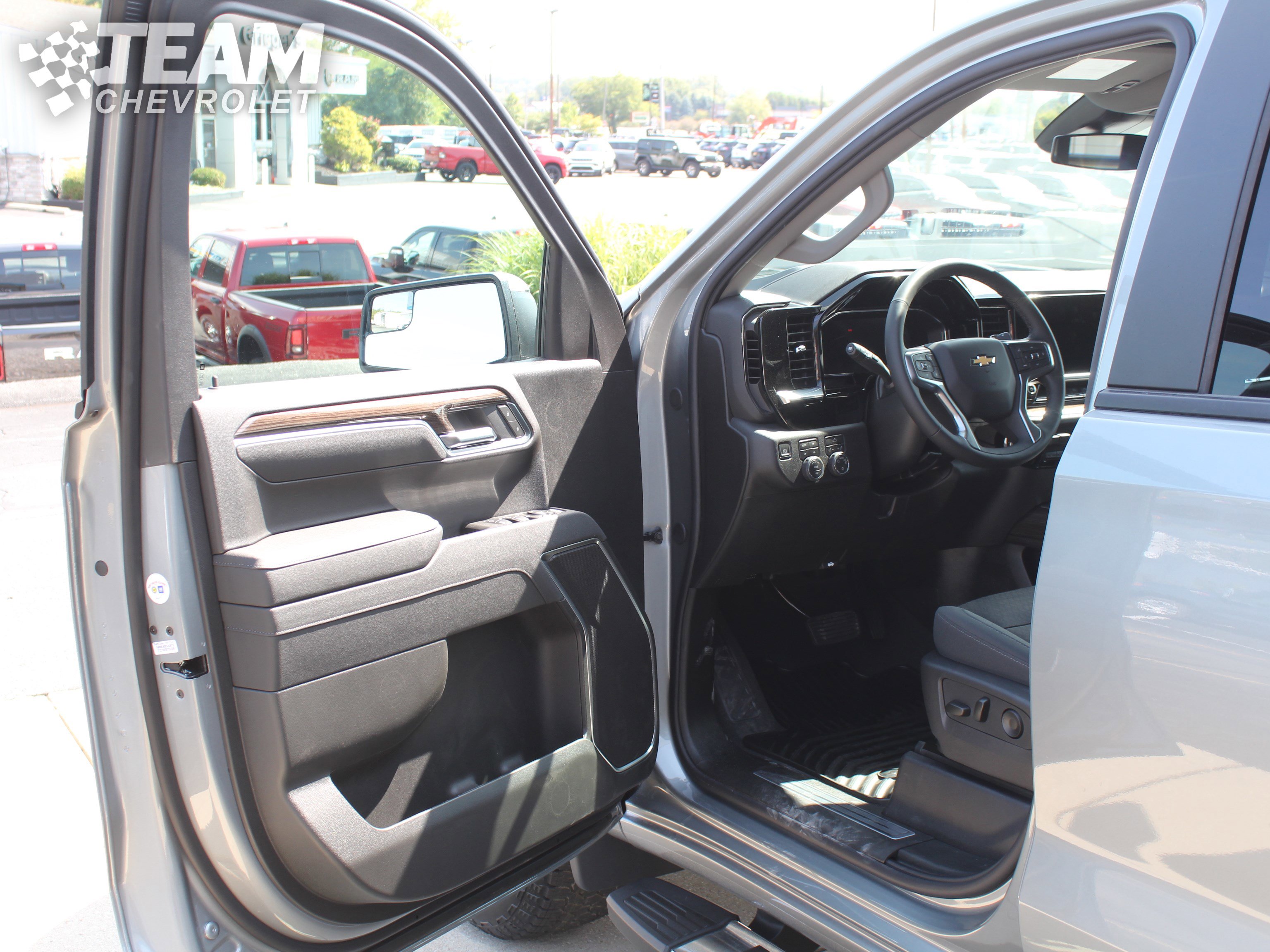 2026 Chevrolet Silverado 1500 LT photo 10