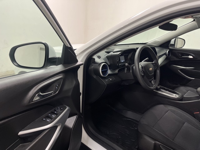 2025 Chevrolet Trax LS photo 13