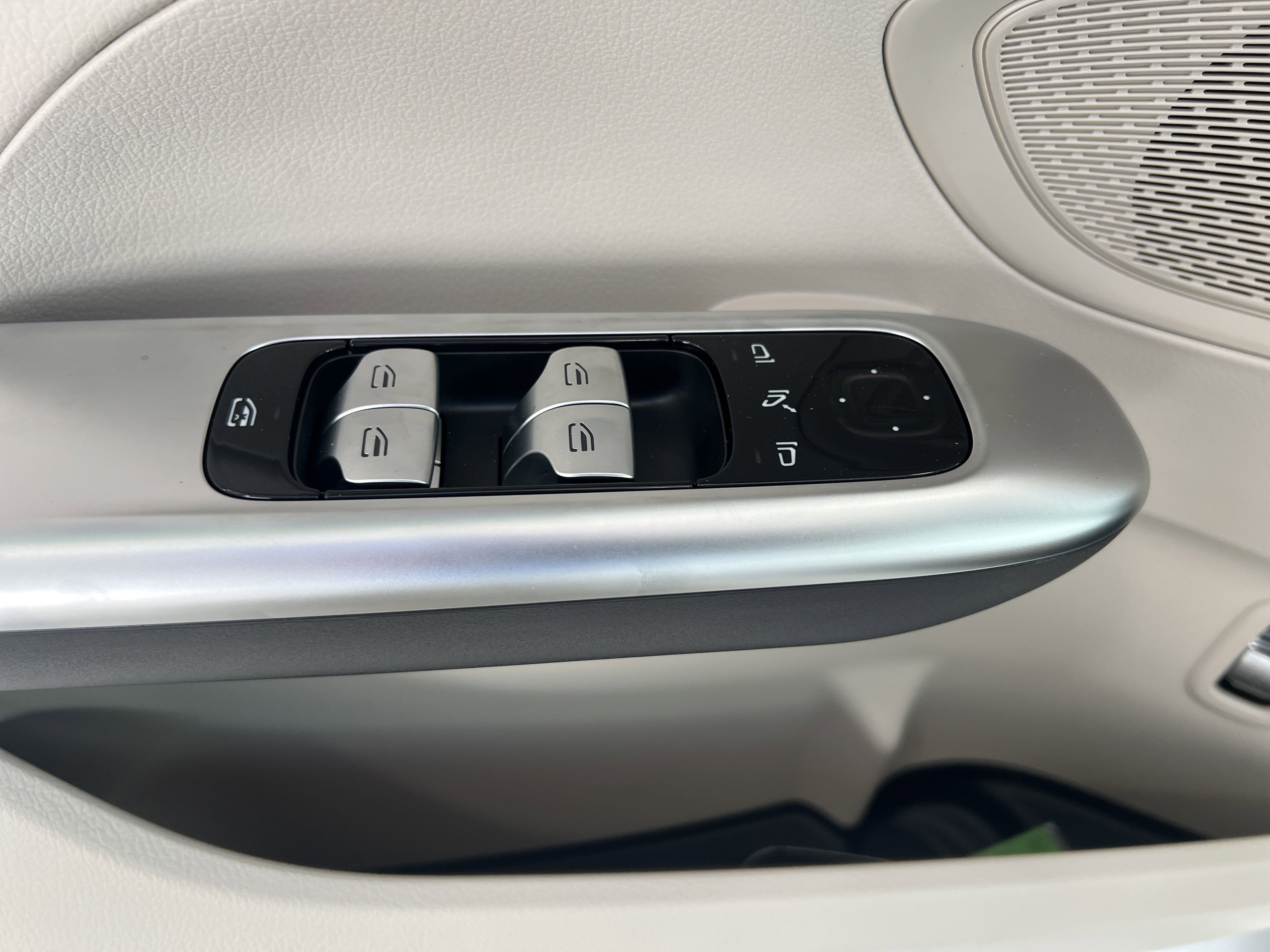 2025 Mercedes Benz C 300 photo 15