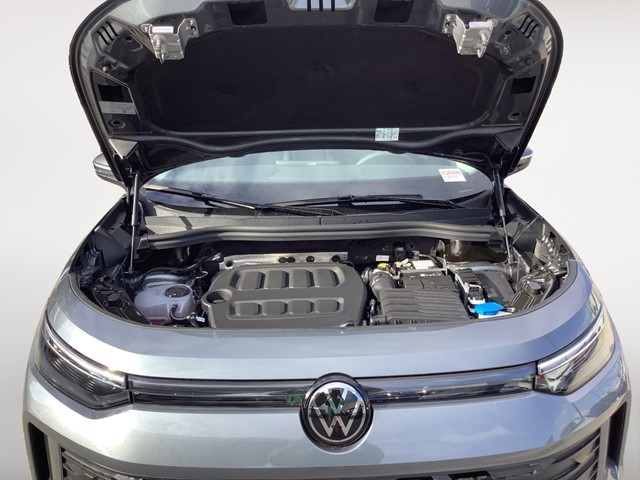 2025 Volkswagen Tiguan SE photo 10