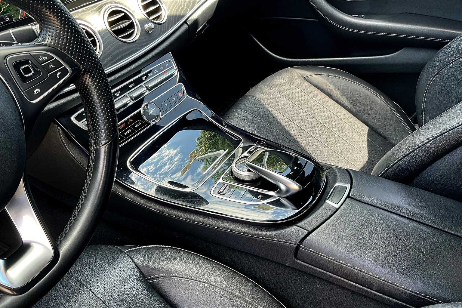 2017 Mercedes Benz E 300 Sport photo 14