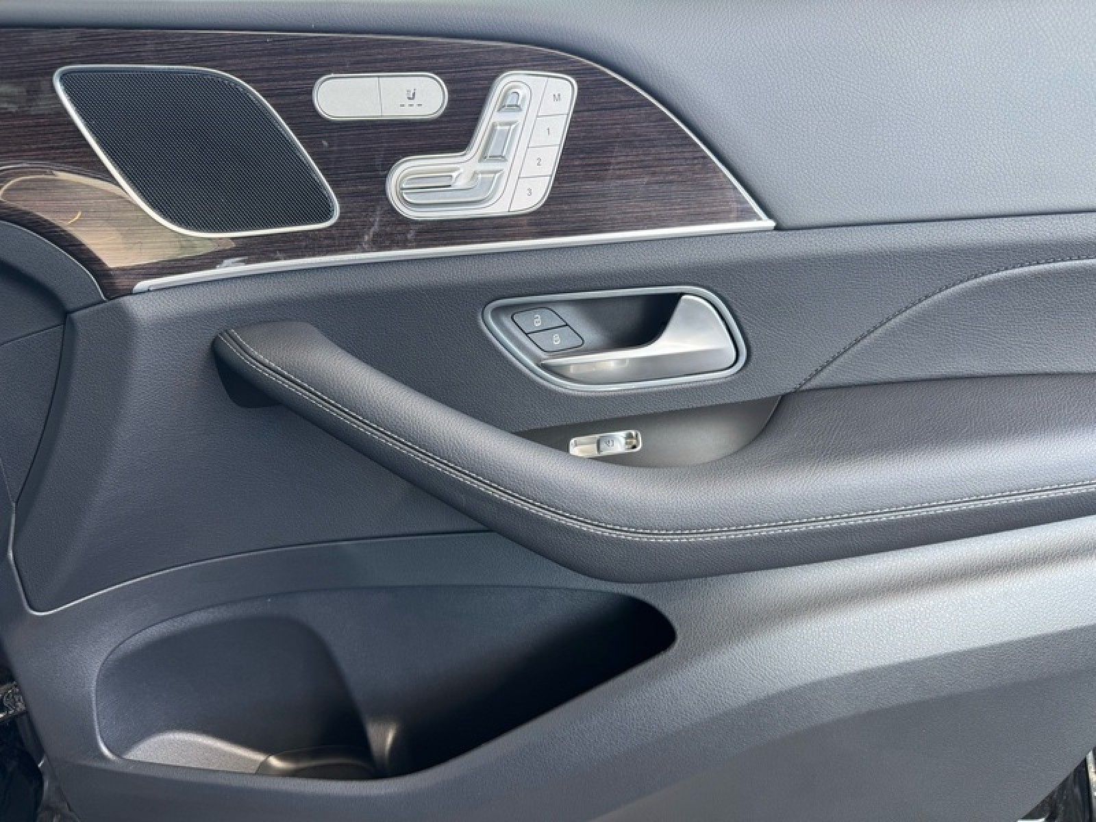 2025 Mercedes Benz GLE 350 4MATIC photo 24